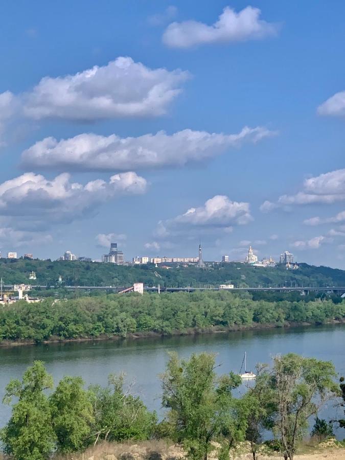 4 Rooms Apartment With A View Of The Dnieper River Kijev Kültér fotó